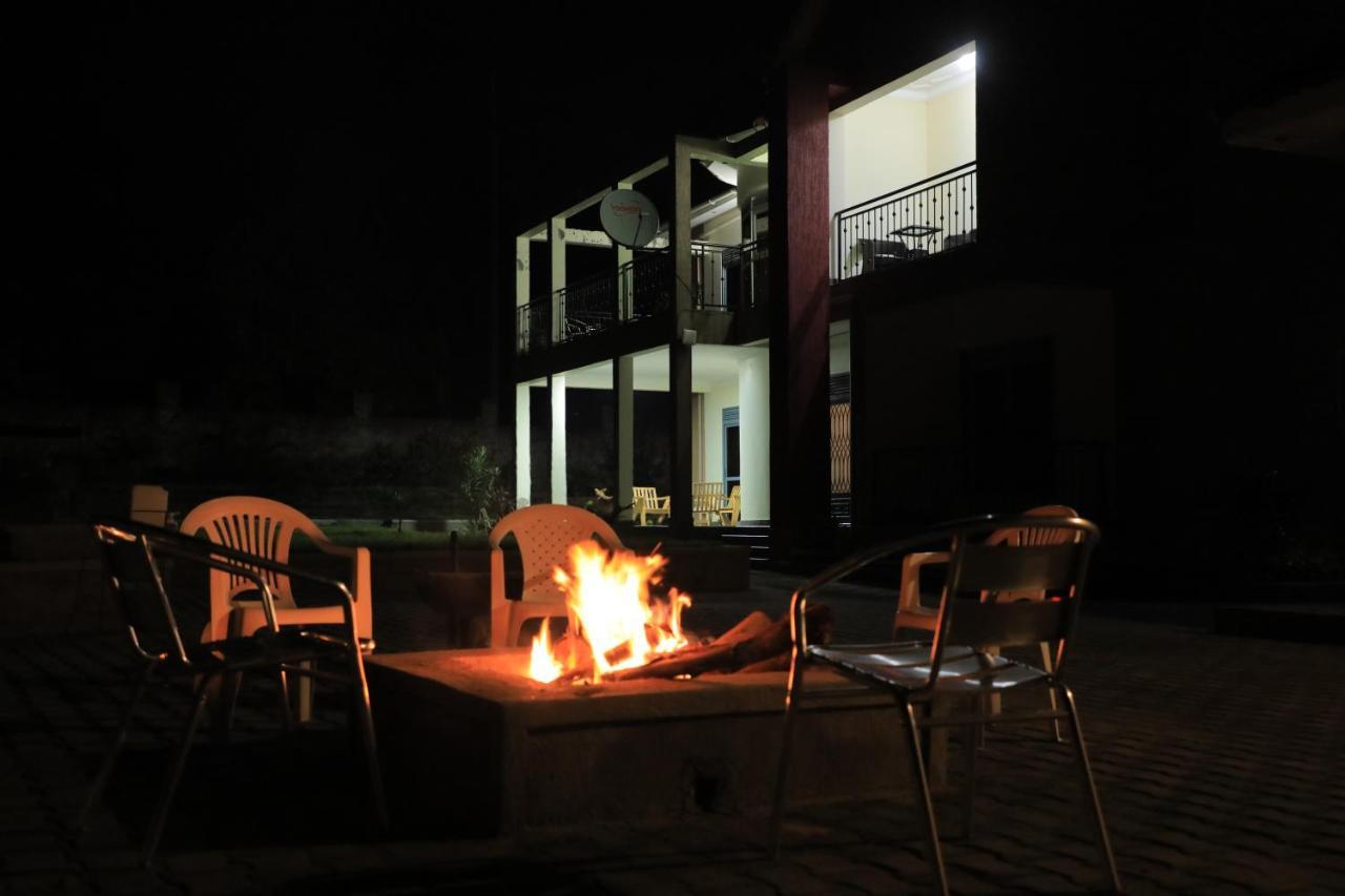 Fort Portal Silver Oaks Hotel Boma מראה חיצוני תמונה