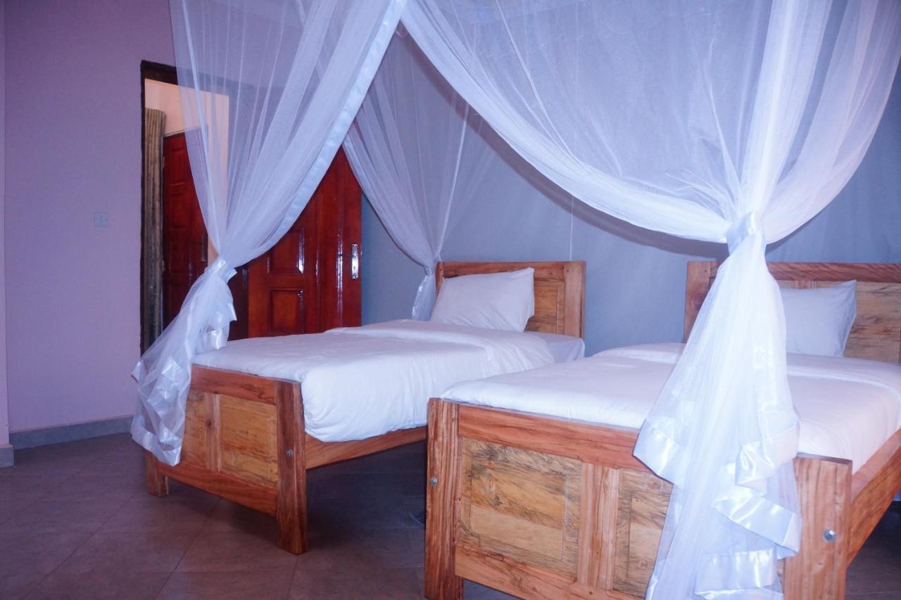 Fort Portal Silver Oaks Hotel Boma מראה חיצוני תמונה
