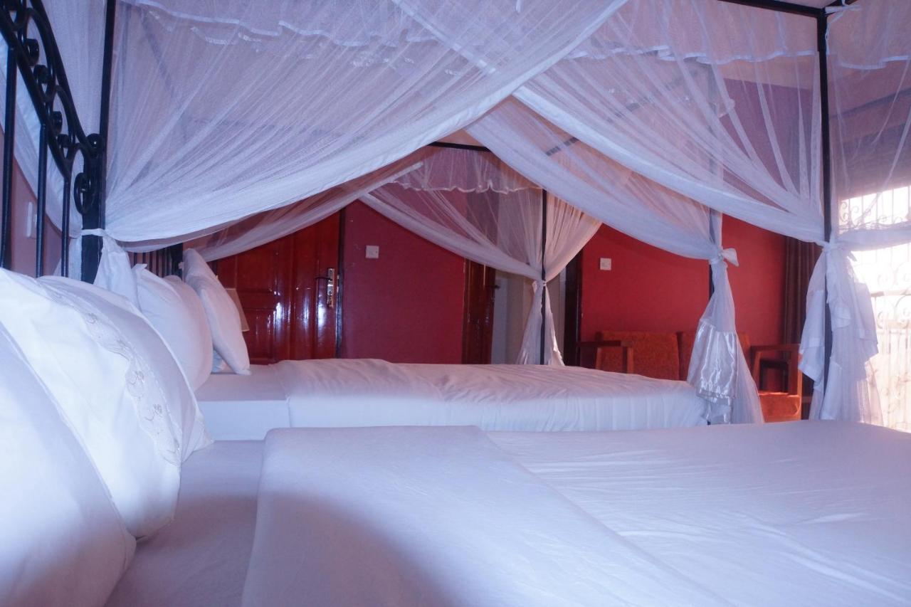 Fort Portal Silver Oaks Hotel Boma מראה חיצוני תמונה