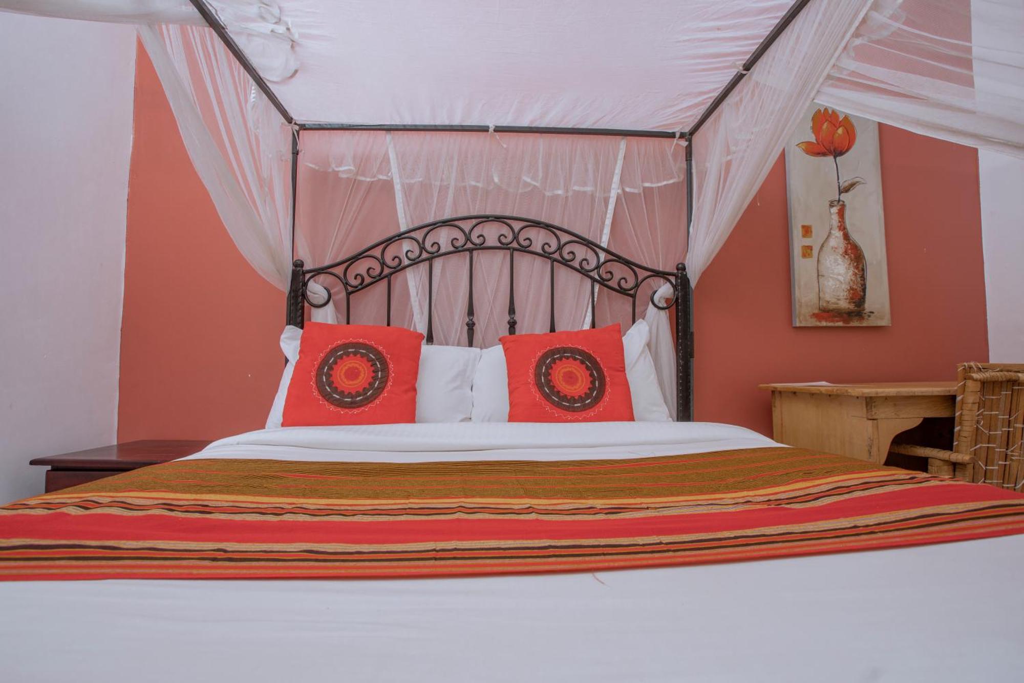 Fort Portal Silver Oaks Hotel Boma מראה חיצוני תמונה