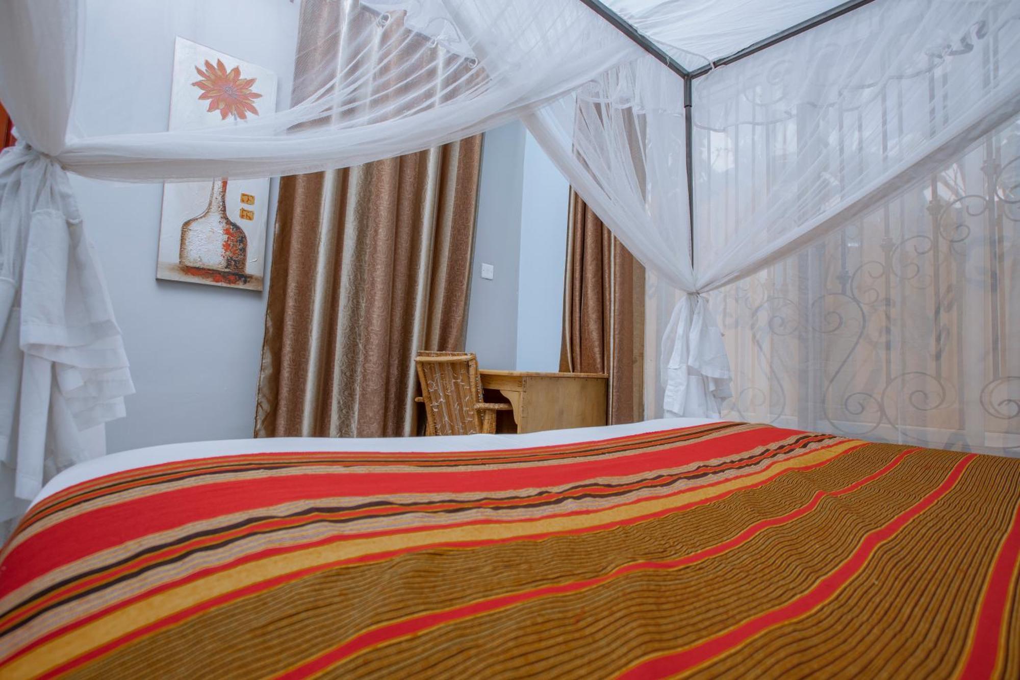 Fort Portal Silver Oaks Hotel Boma מראה חיצוני תמונה