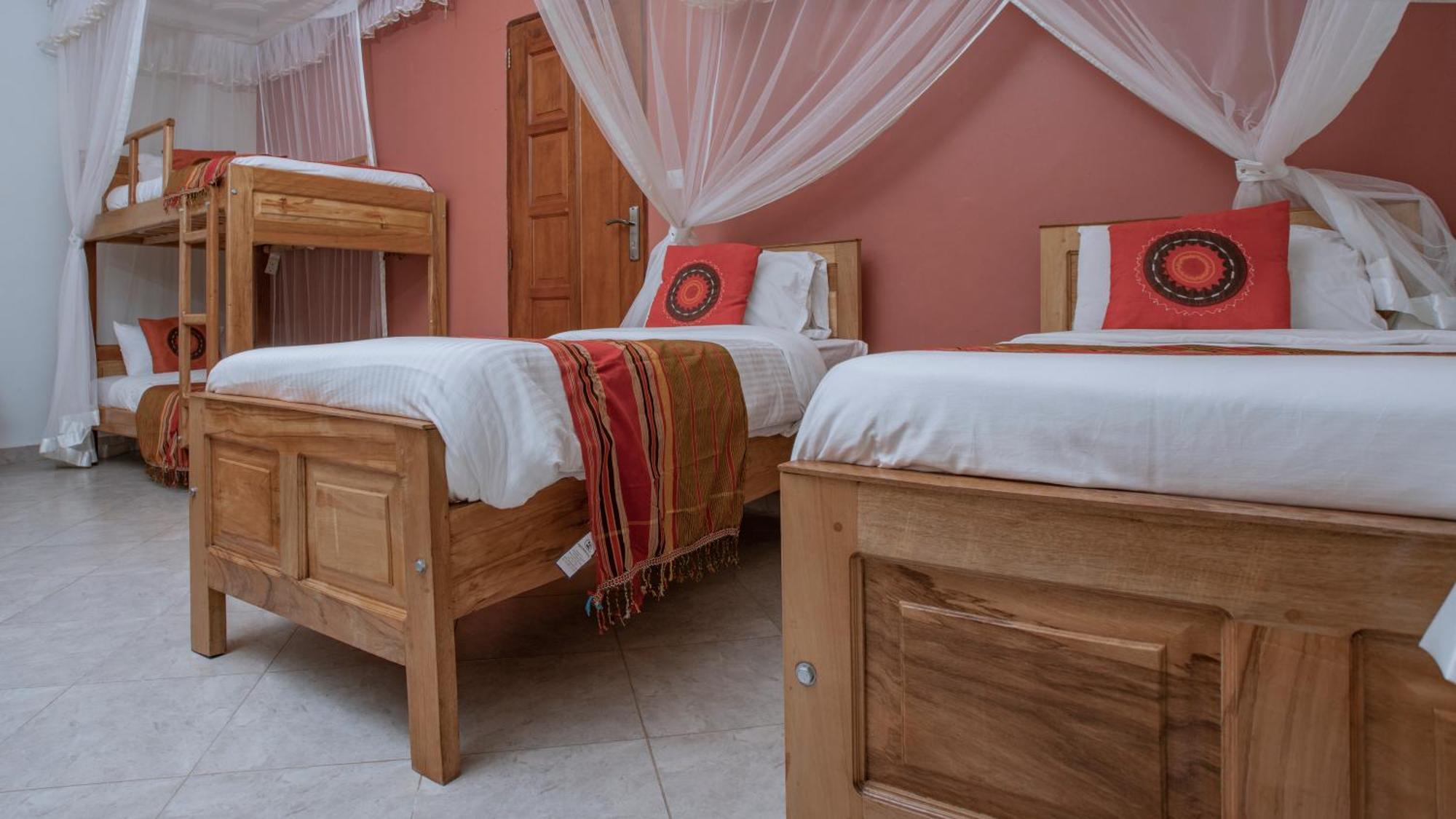 Fort Portal Silver Oaks Hotel Boma מראה חיצוני תמונה