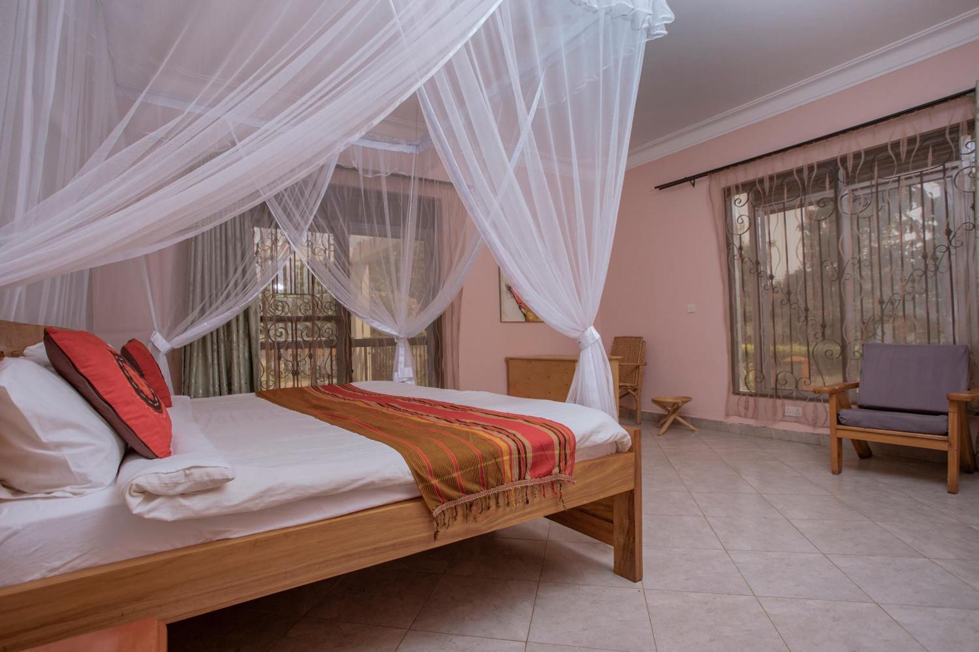 Fort Portal Silver Oaks Hotel Boma מראה חיצוני תמונה