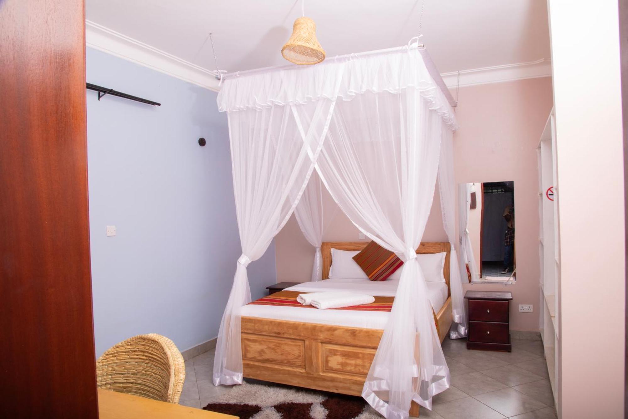 Fort Portal Silver Oaks Hotel Boma מראה חיצוני תמונה