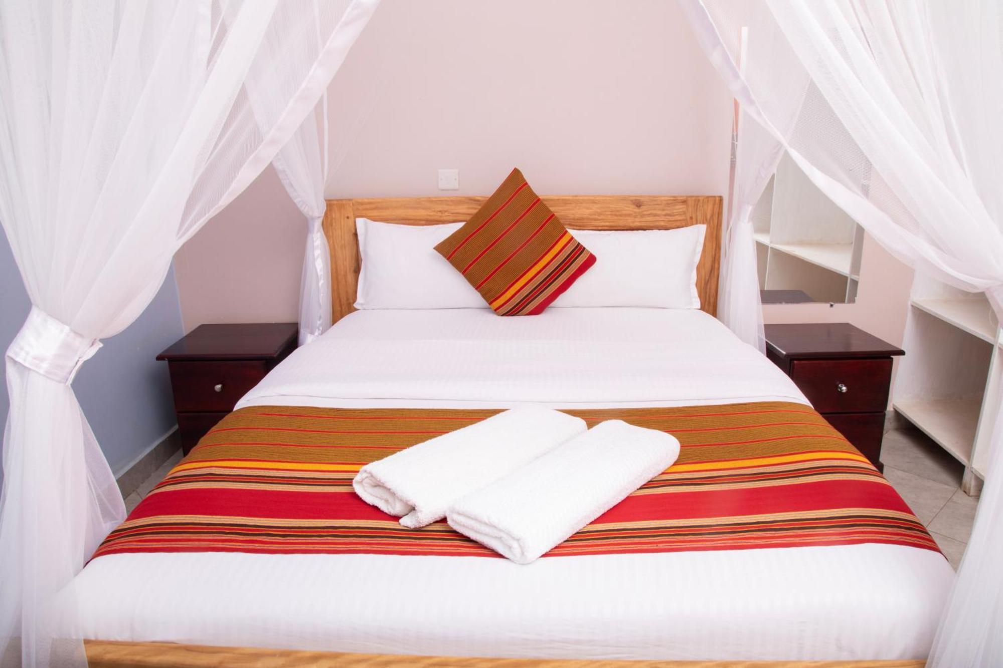Fort Portal Silver Oaks Hotel Boma מראה חיצוני תמונה