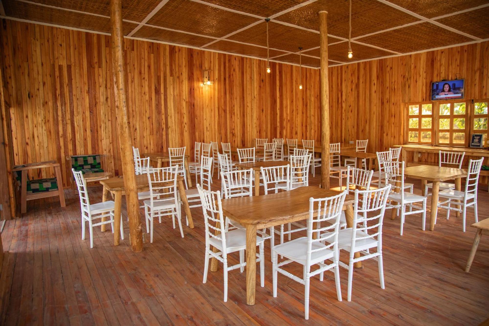 Fort Portal Silver Oaks Hotel Boma מראה חיצוני תמונה