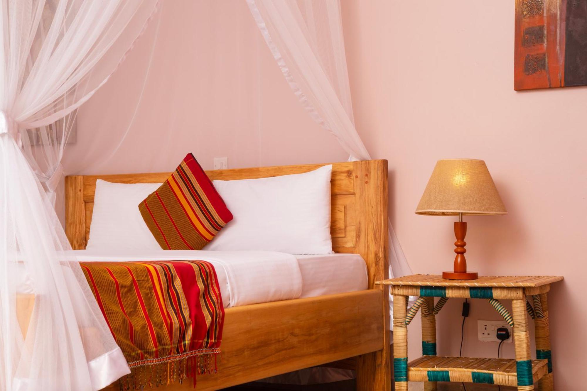 Fort Portal Silver Oaks Hotel Boma מראה חיצוני תמונה